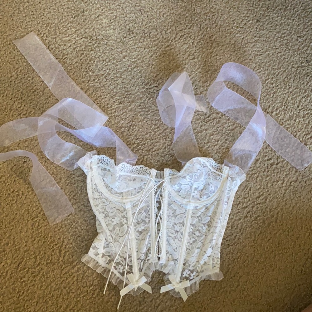 White lace corset